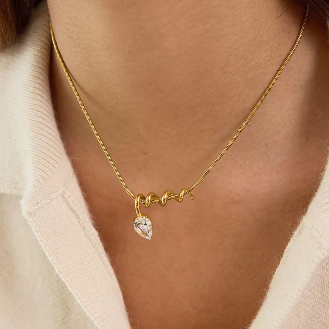 Elan Necklace