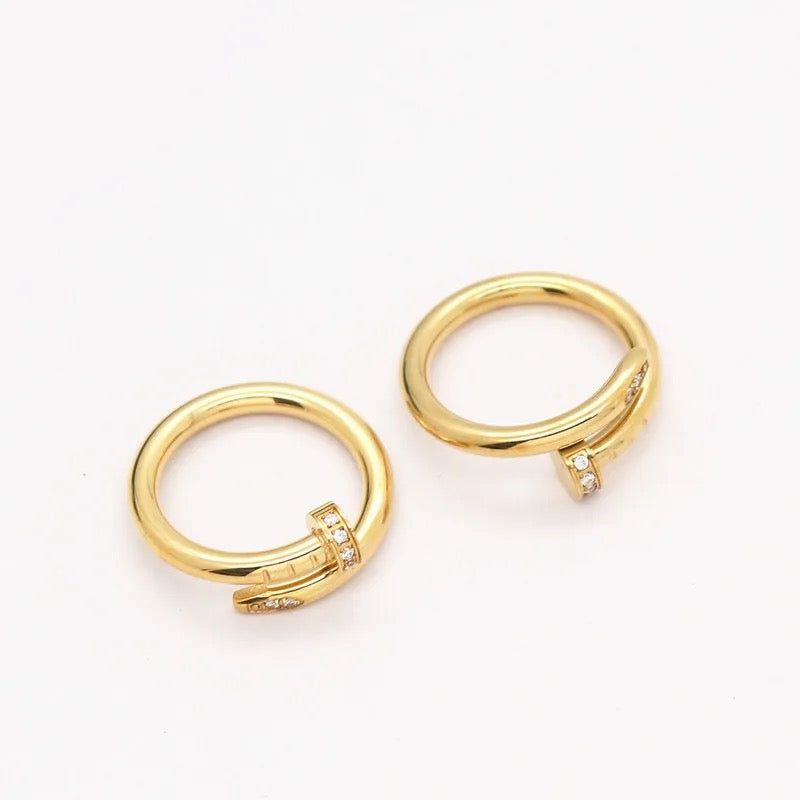 Anillo de circonita para uñas