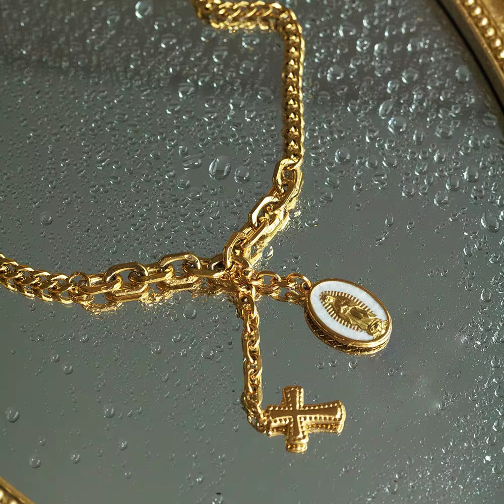 Fe Necklaces