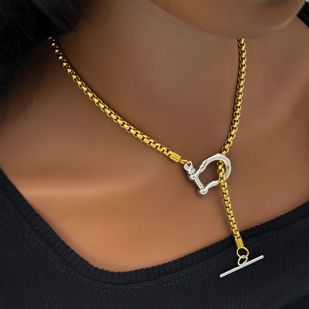 Collar de herradura en forma de T
