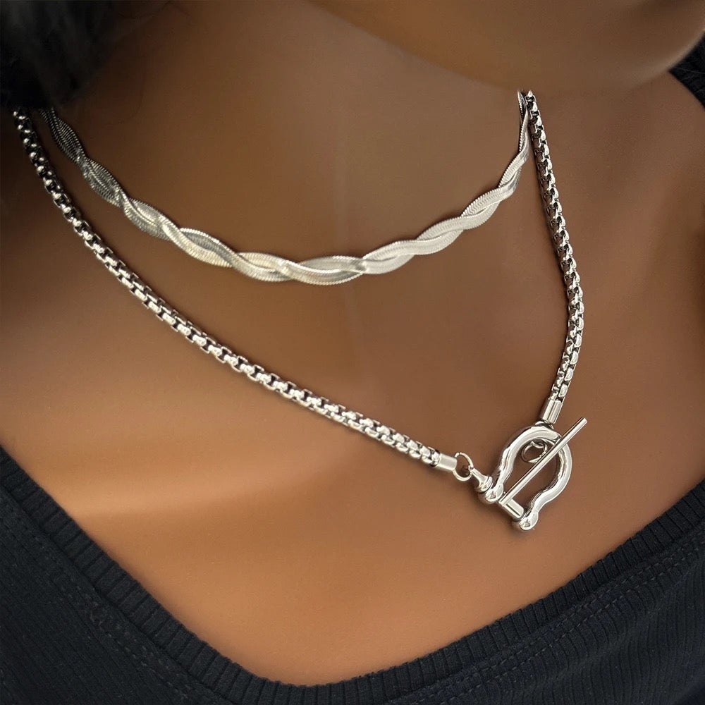 Collar de herradura en forma de T
