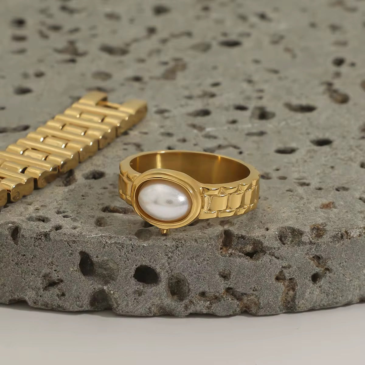Perlita Ring