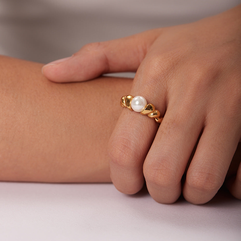 Anillo de perla de croissant