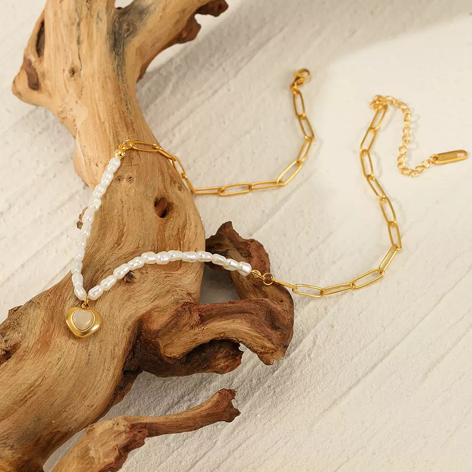 Collares de clip y perlas