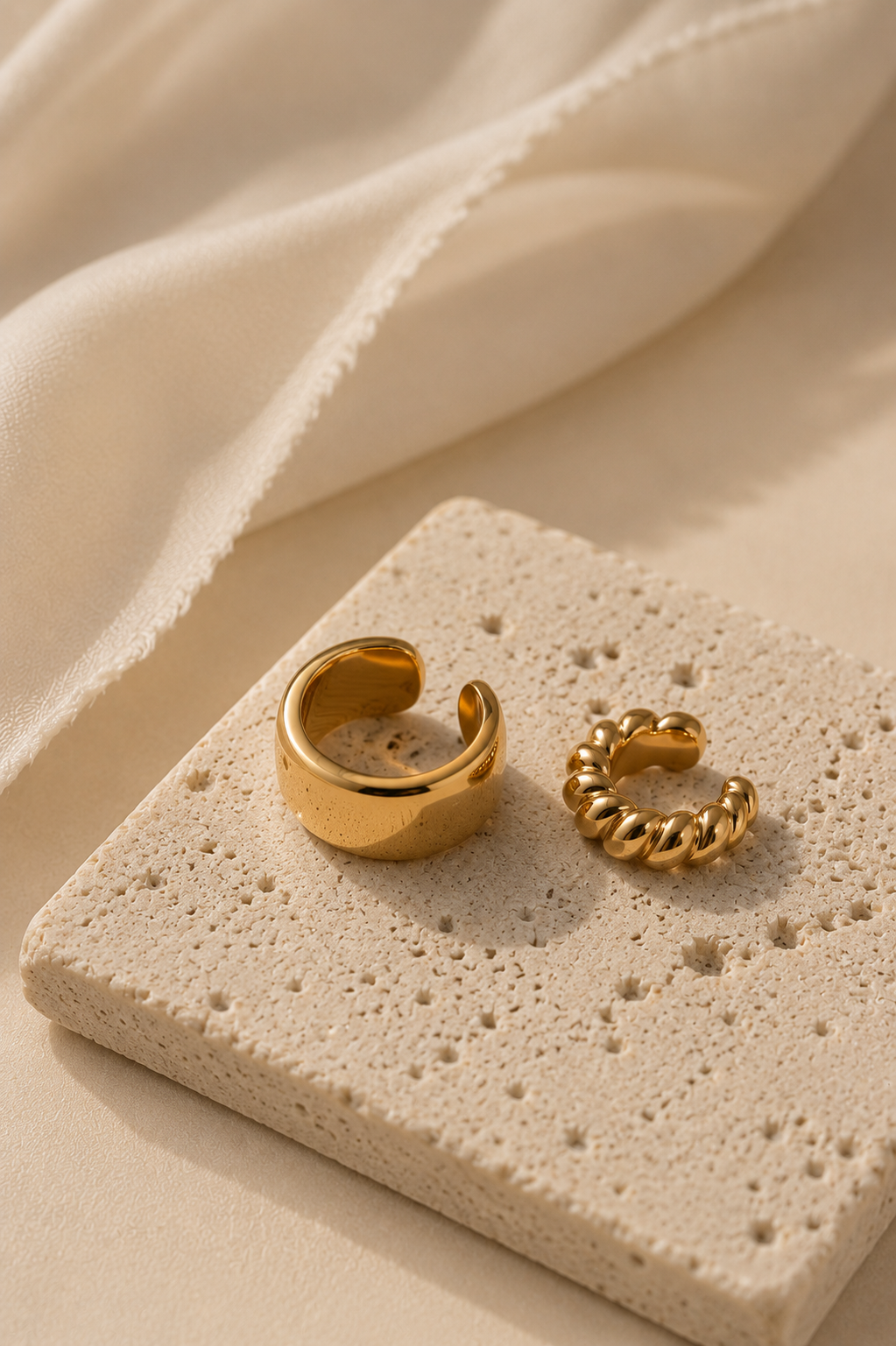 Ear cuff