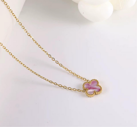 Small clover Necklace