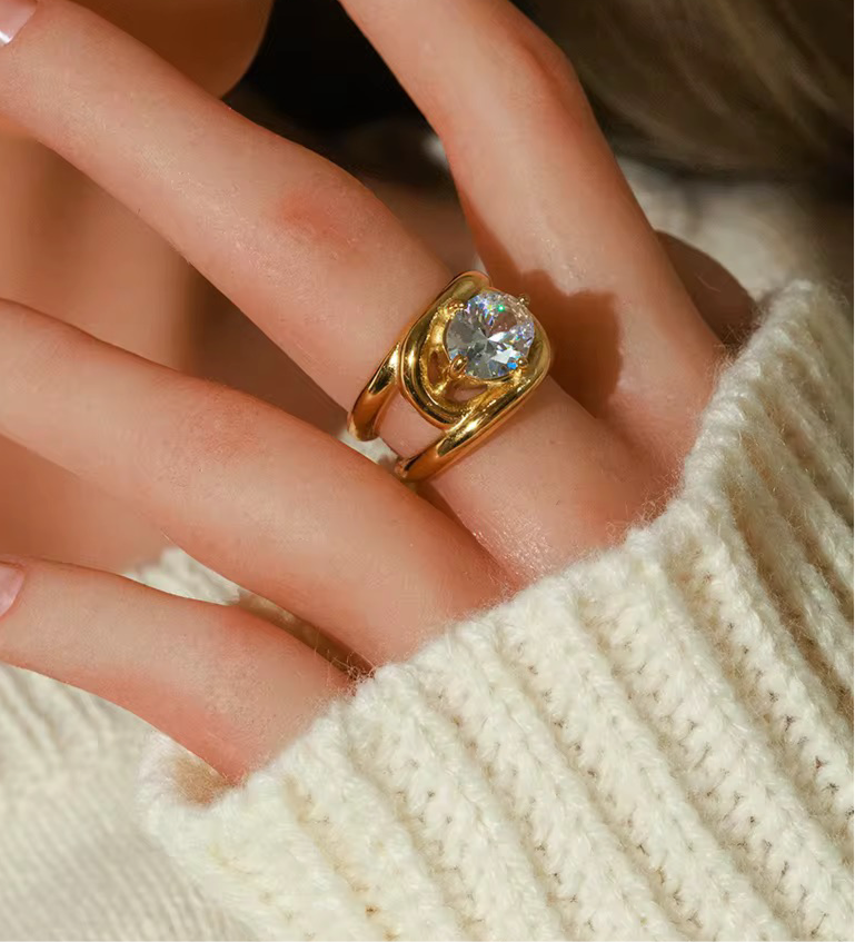 Eva Ring