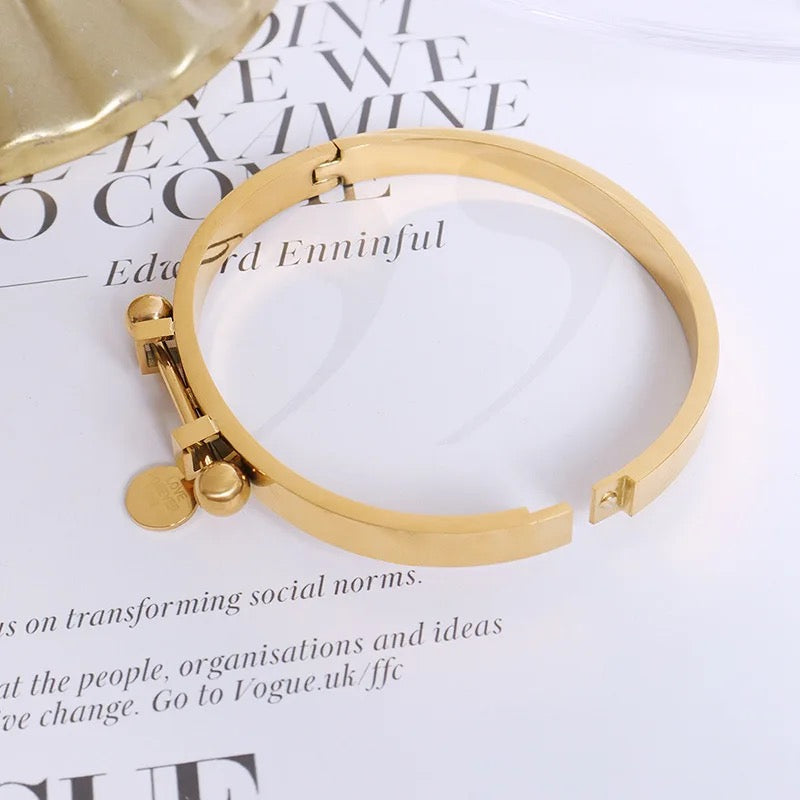 Love forever Bangle