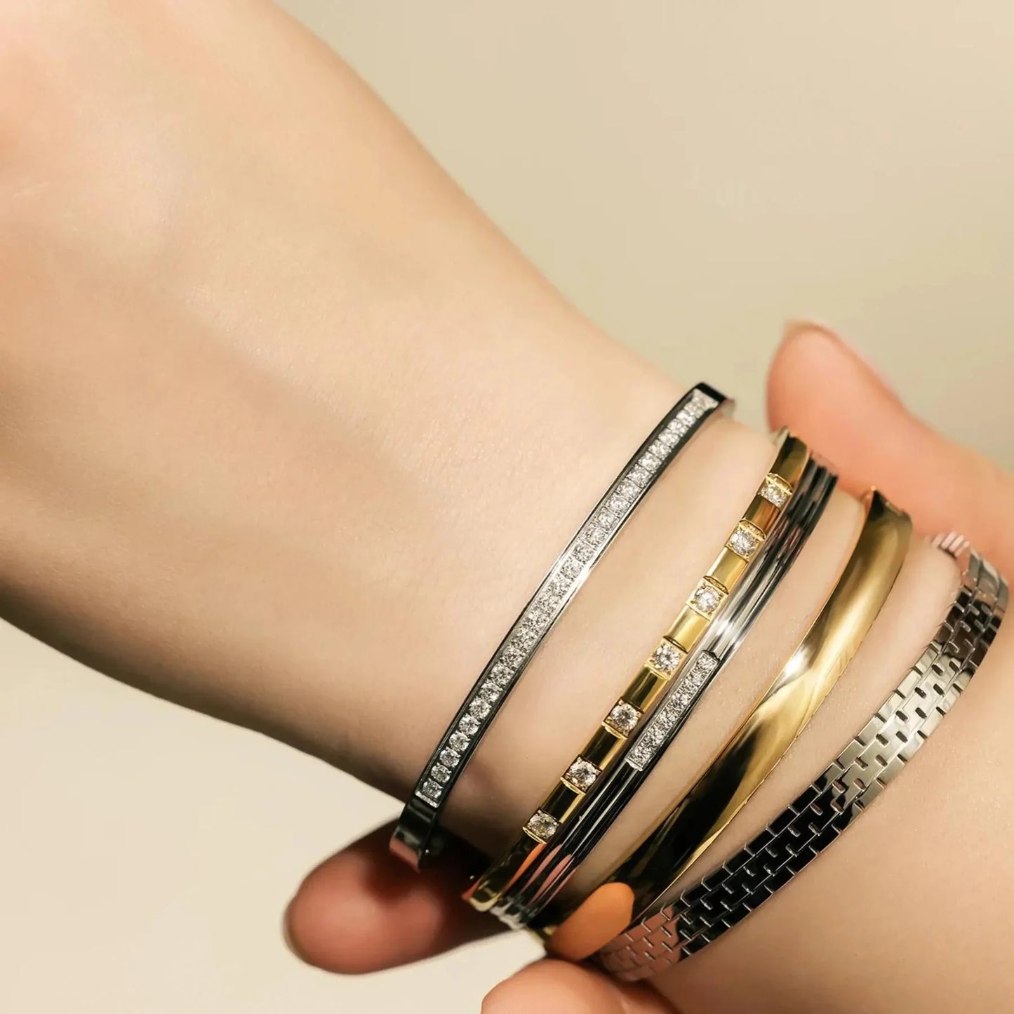 Isa Bangles