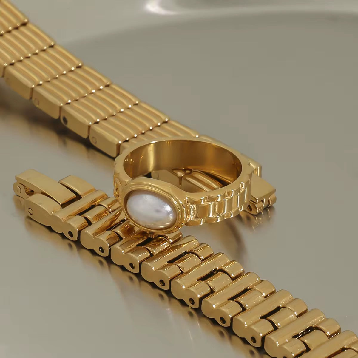 Perlita Ring