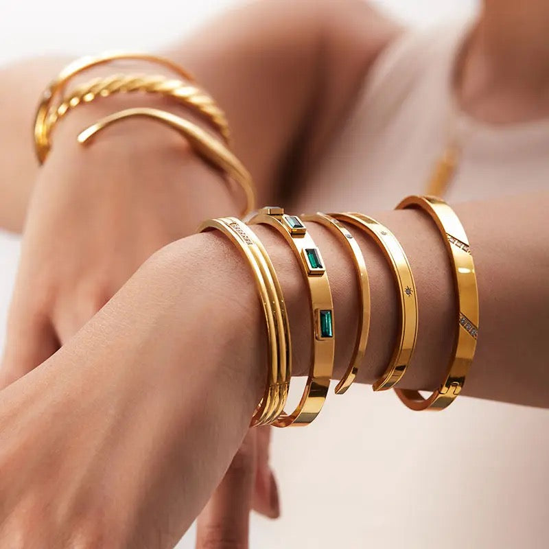 Isa Bangles