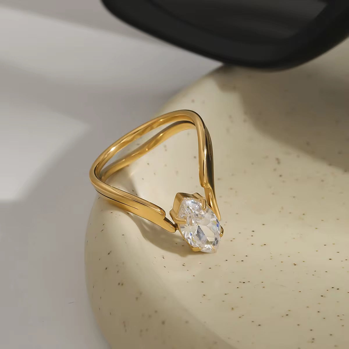 Eliora Ring