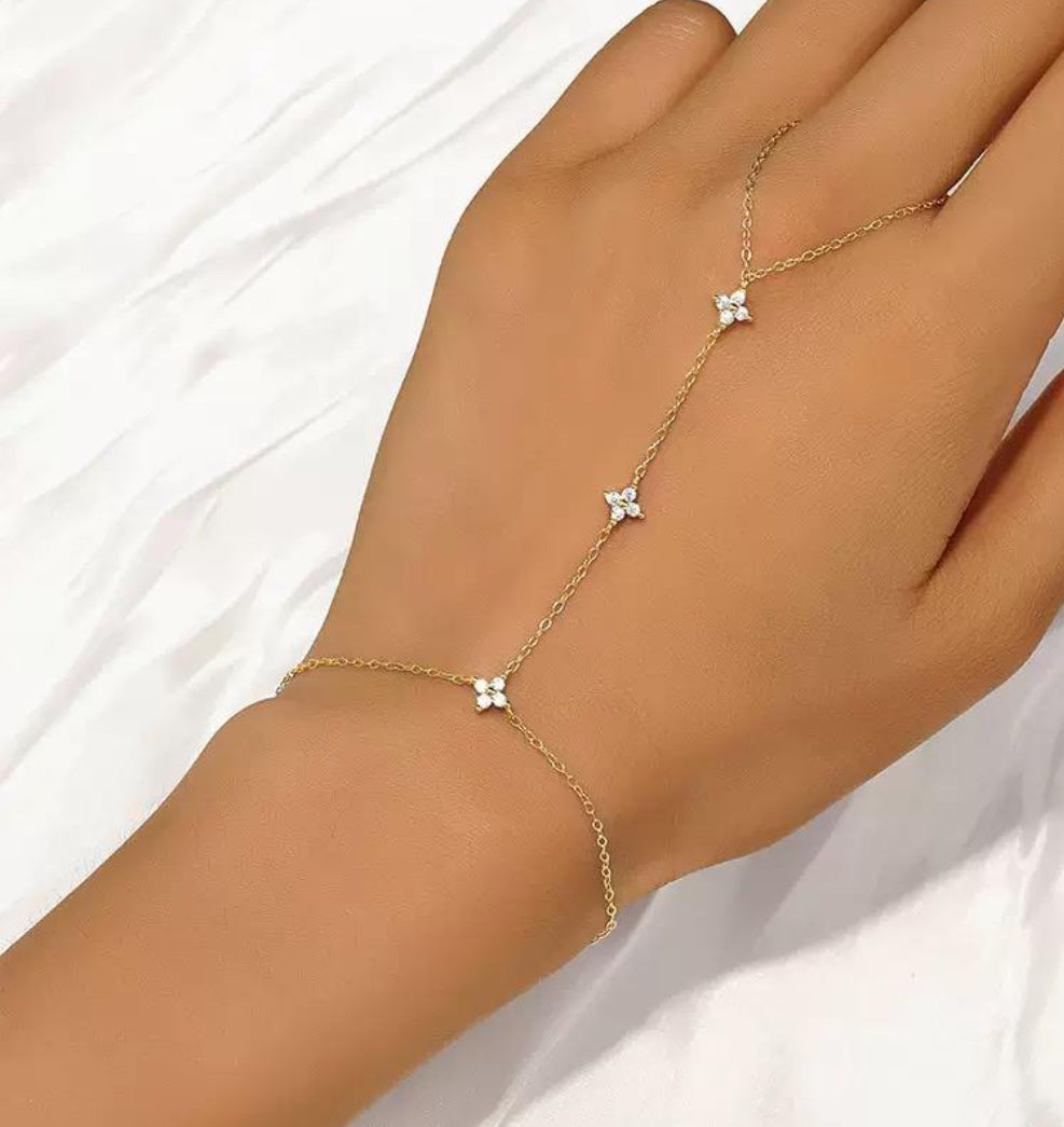 Daisy Dreams Hand Chain