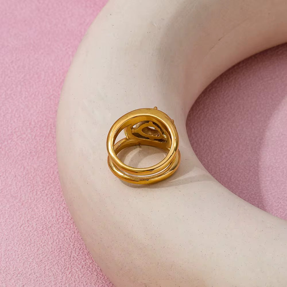 Eva Ring