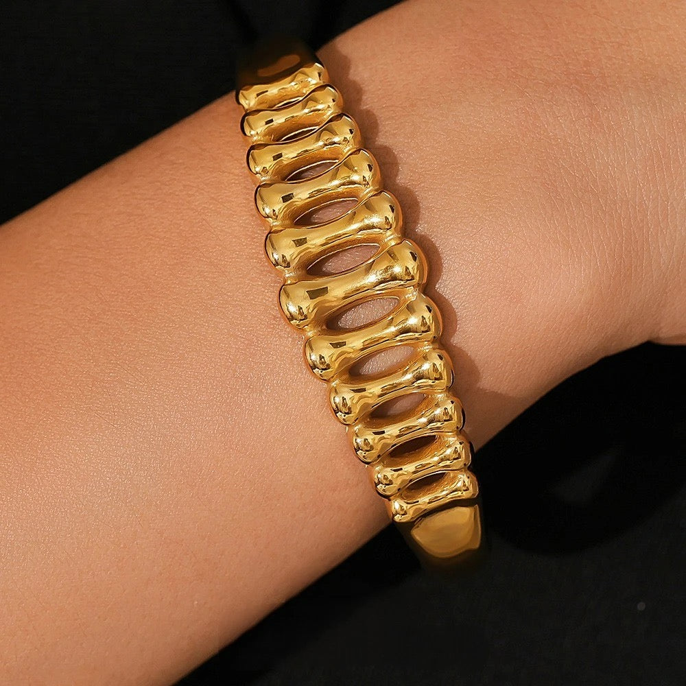 Huesito Bangle